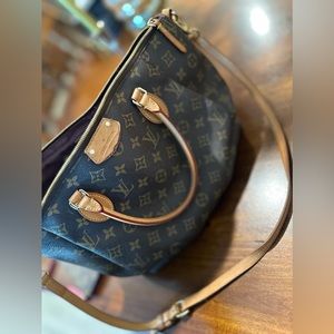 Louis Vuitton Turenne Handbag Monogram Canvas MM. used.